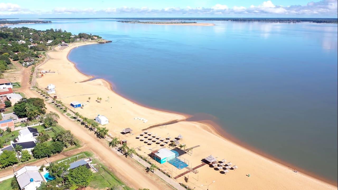 Vista aérea de la playa de Paso de la Patria